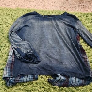 3/$20🎉 Blue Plaid Long Sleeve Top